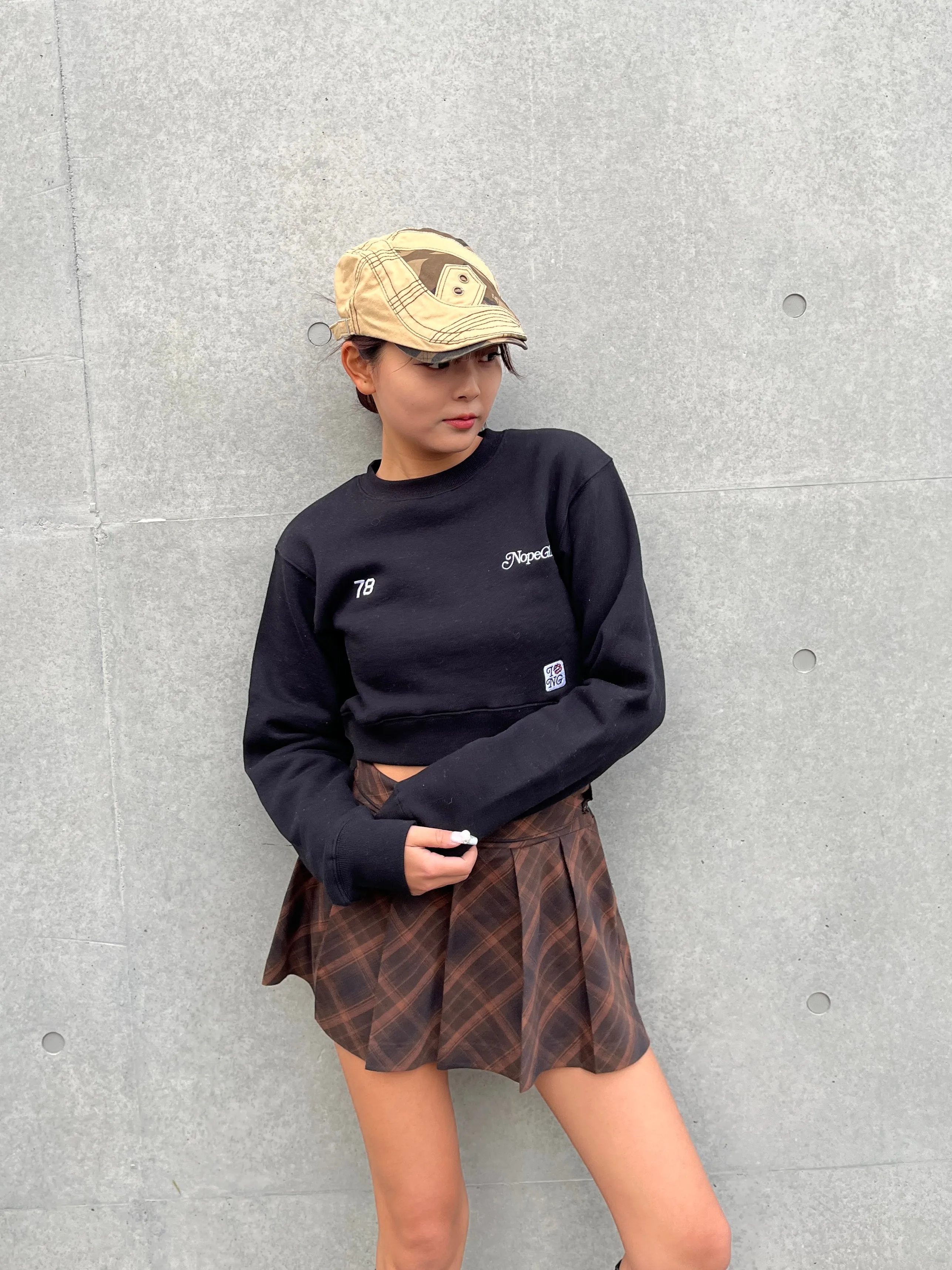Cropped switching sweat