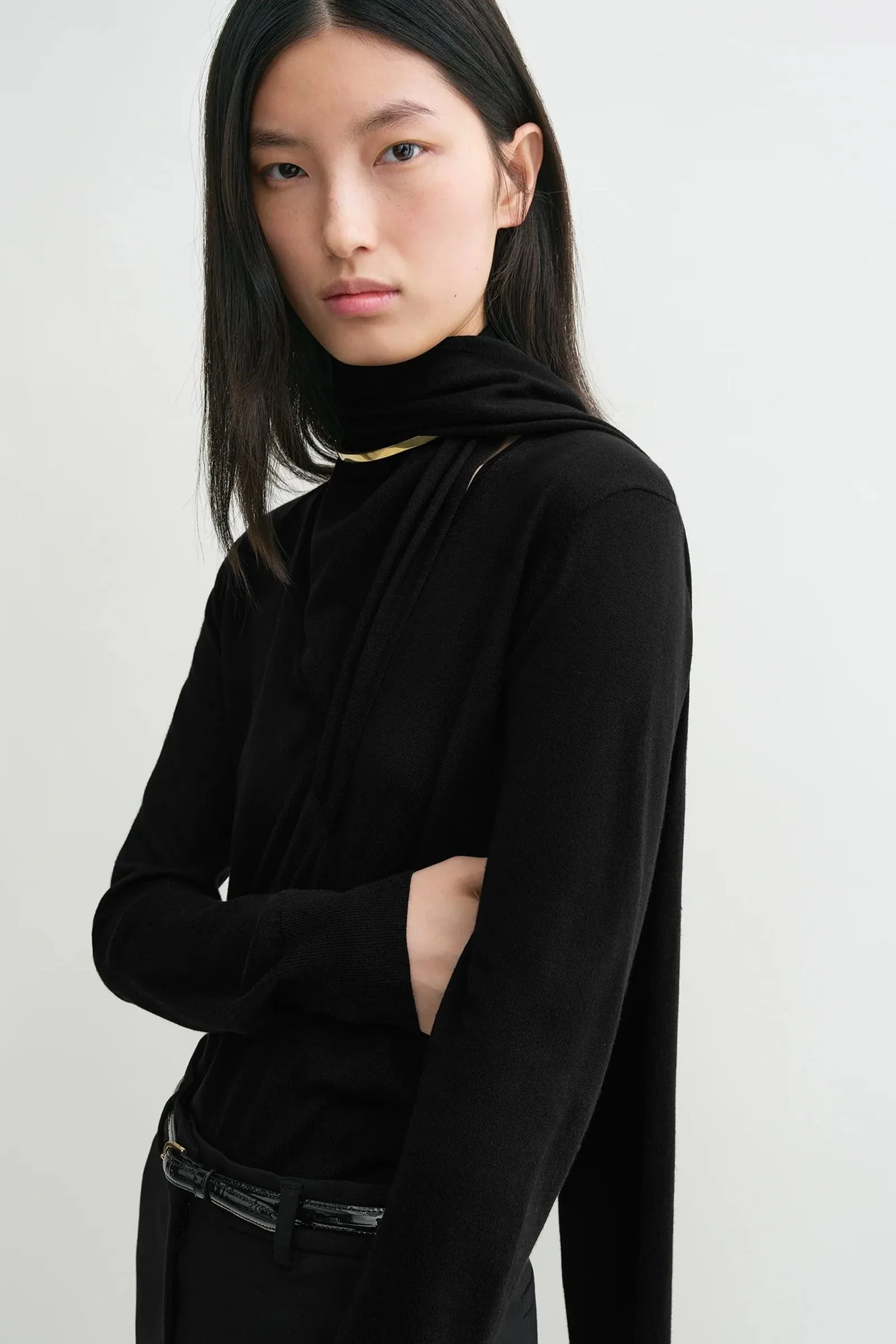 Draped-scarf fine knit